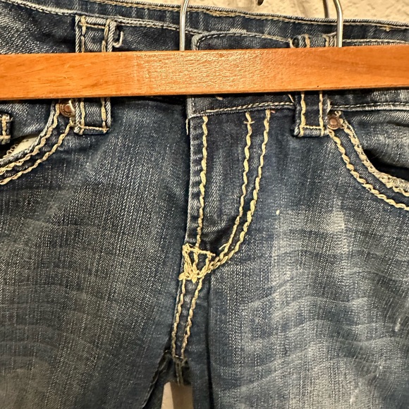 Cowgirl Tuff never give up women’s jeans.  28 waist, 35 length. - Picture 7 of 12